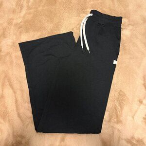 Vuori W's Halo Essential Wideleg Pant in Black Heather XS